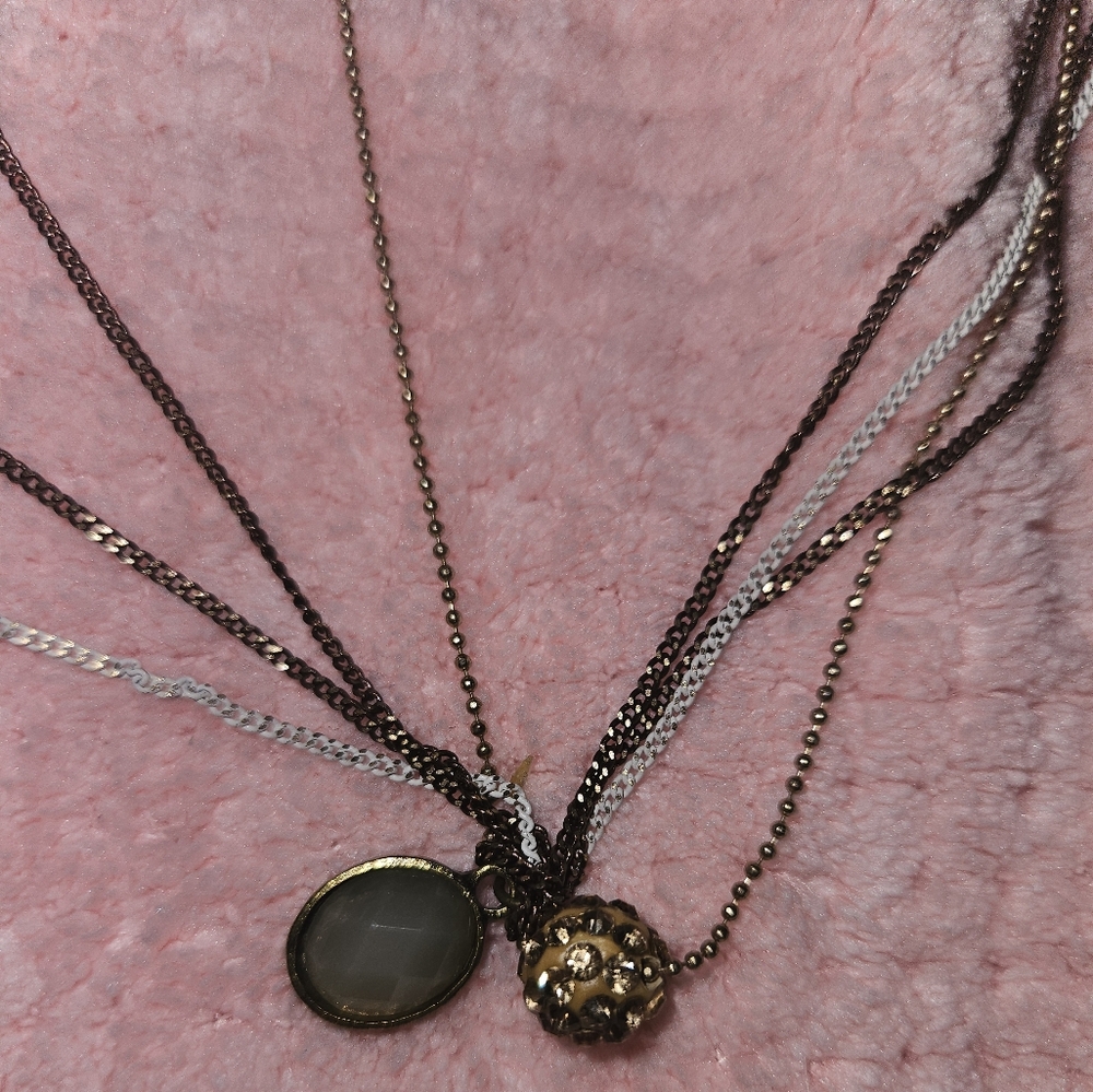 4 layer adjustable clasp necklace with different colored chains and white beads - Picture 7 of 8